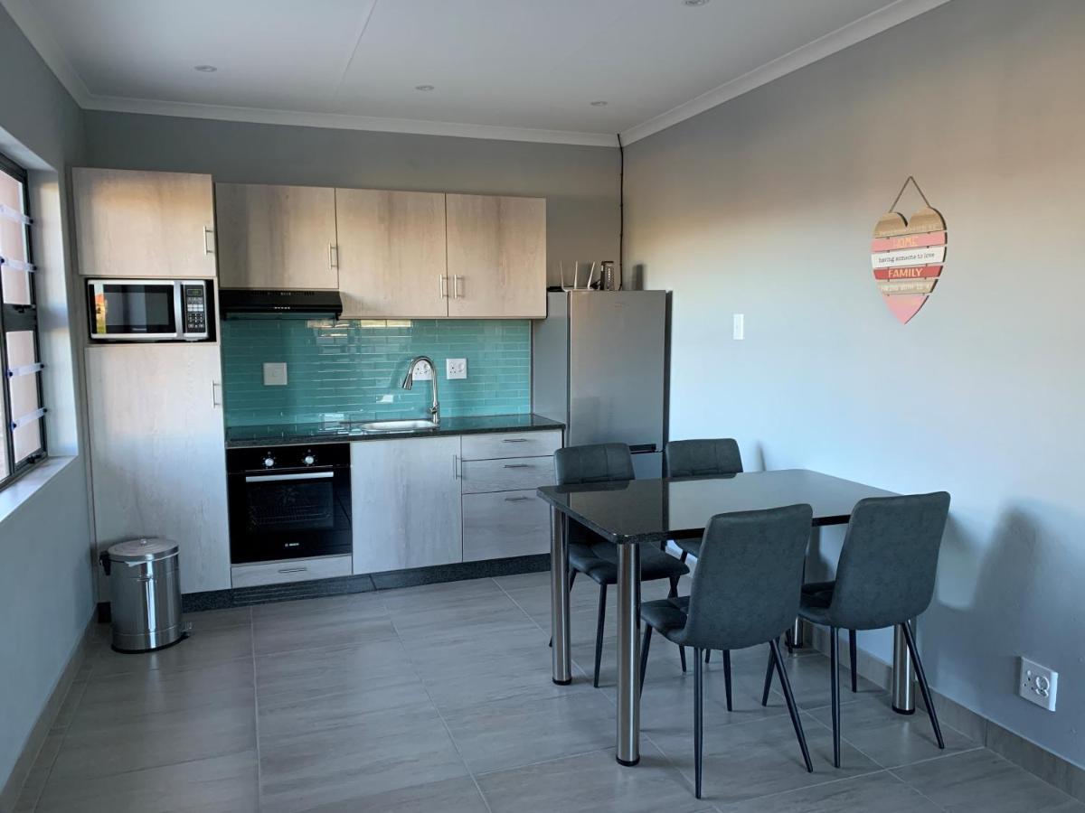 Elephant House, 2 Bedroom House, Next To Pilanesberg And Sun City Mogwase Екстериор снимка